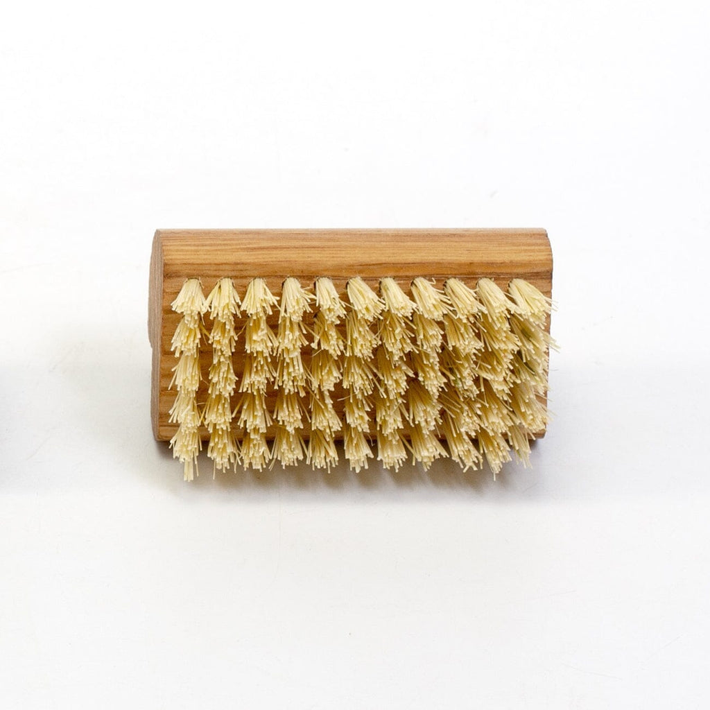 Fendrihan Oak Wood Nail Brush with Pure or Tampico Bristles - Made in Germany Nail Brush Fendrihan 